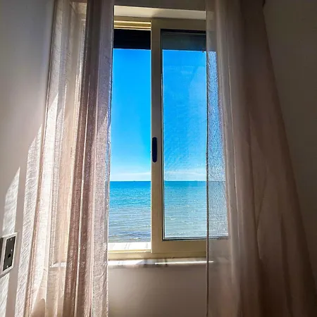 Oceanfront Oasis 770 *