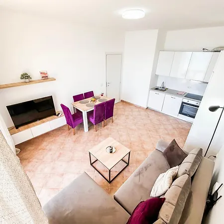 Oceanfront Oasis 770 *