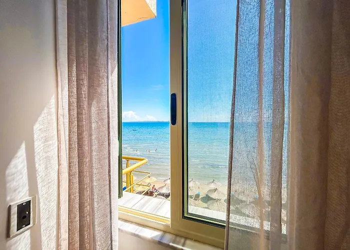 Oceanfront Oasis 770 *