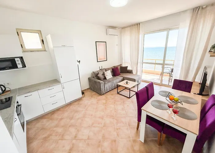 Oceanfront Oasis 770